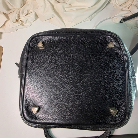 Stylish Black Leather Shoulder Bag with Silver Horse Detail - Picture 8 of 16